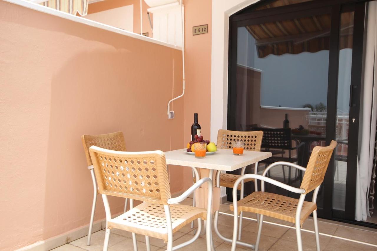 Apartment With Terrace On The Seafront In Playa Fanabe 阿德耶 外观 照片